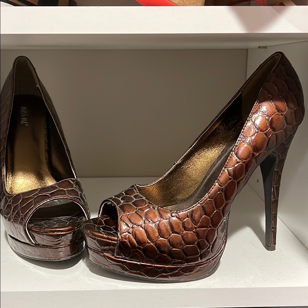 Super cute size 9 Miss Me brand heels with peep toe.